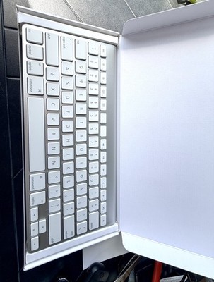 Apple A1314 Wireless Keyboard - White