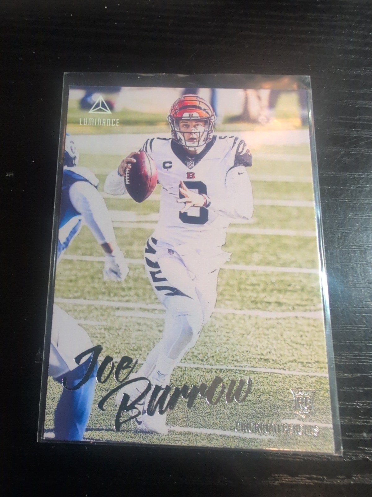 2020 Panini Chronicles Luminance Update Rookies Joe Burrow #201 RC (Au)