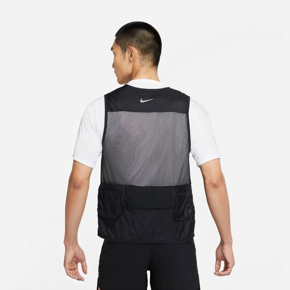 Nike Run Division Pinnacle Running Vest Black DA1319-010 Men's Size Medium - Image 2 of 4