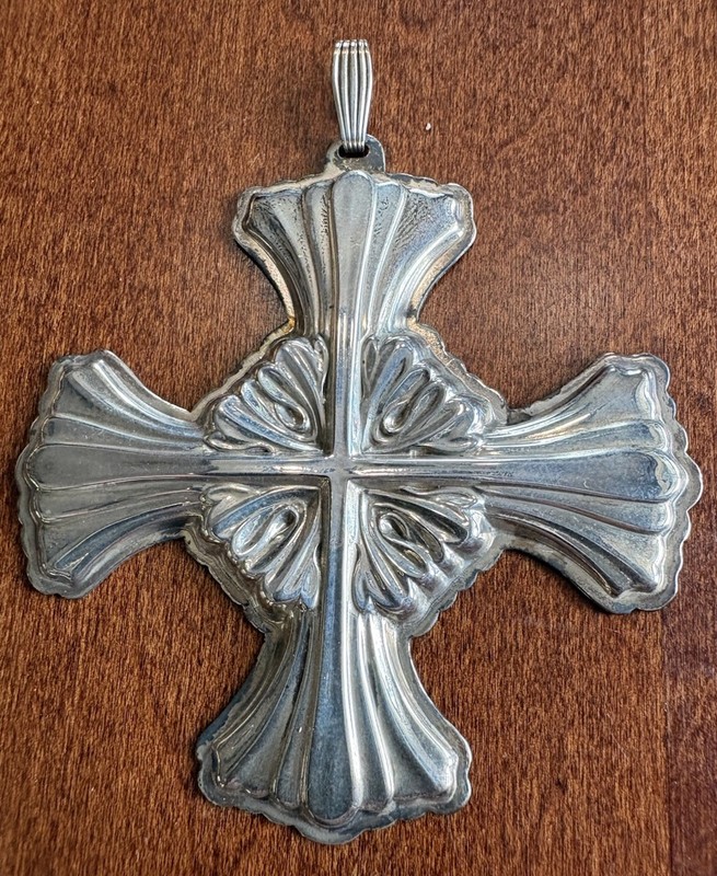1992 Reed & Barton Sterling Silver Christmas Cross