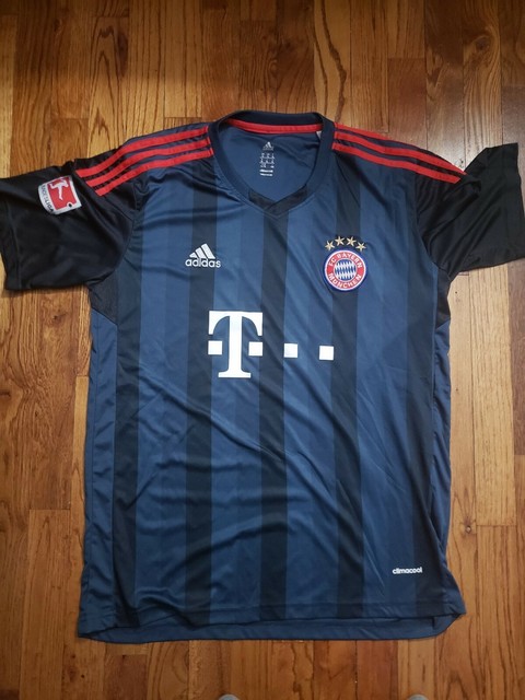 bayern blue jersey