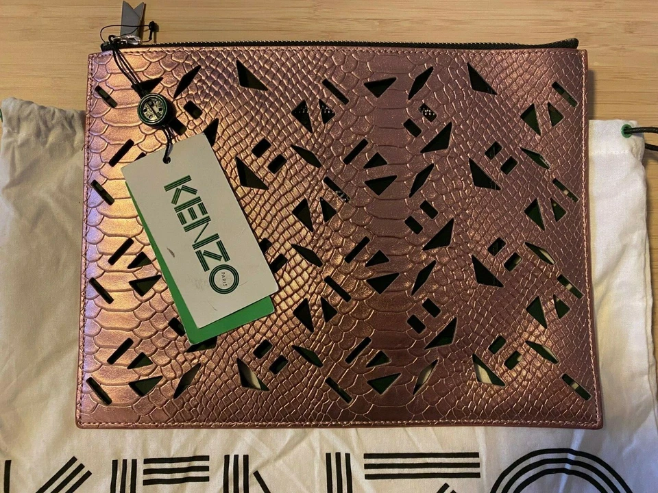 NUEVO CON ETIQUETAS KENZO Metálico RARO Bolso de Mano Verde Oscuro Interior con Chaqueta Antipolvo - 12x9 Foto 2 de 4