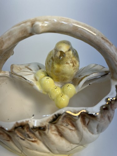 Vintage glazed bird and chics basket - Picture 2 of 8