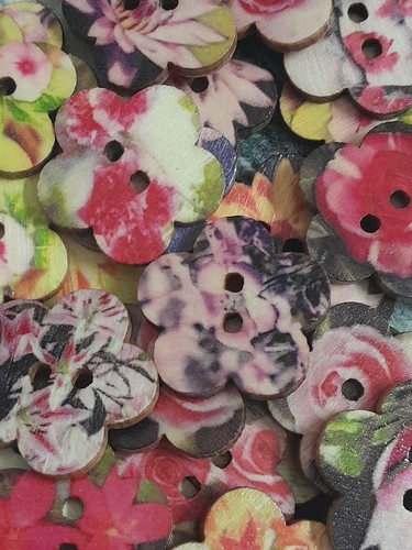 Wooden Buttons Bulk Large Interesting Flower Mixed 24mm 50pcs - Picture 3 of 7