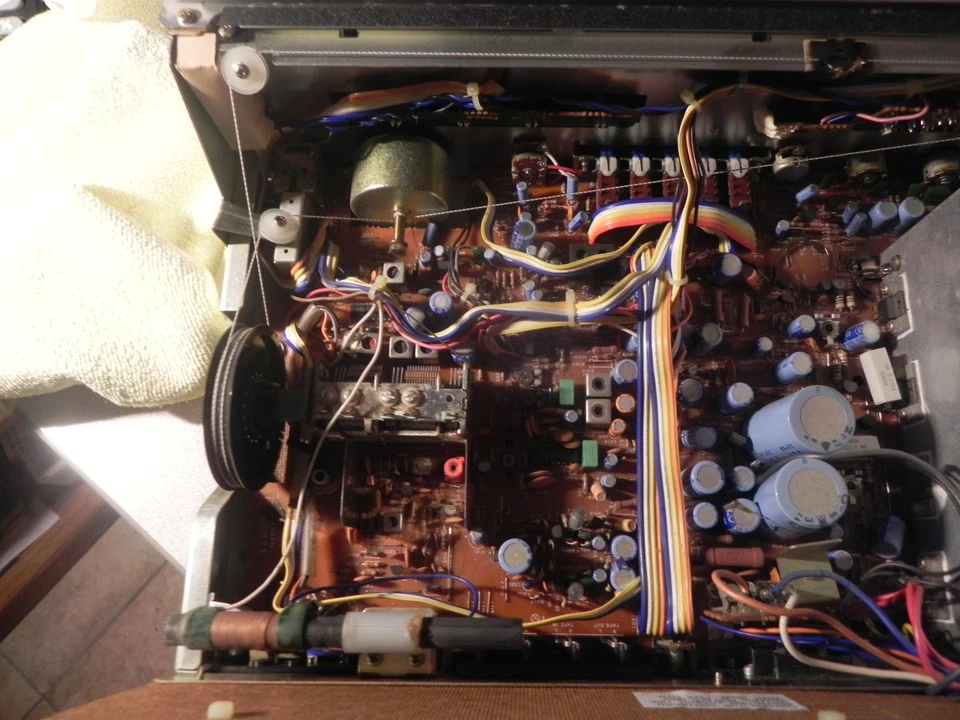 working Realistic STA-110 stereo am/fm tape moniitor reciever auto magic antenna - Image 2 of 4