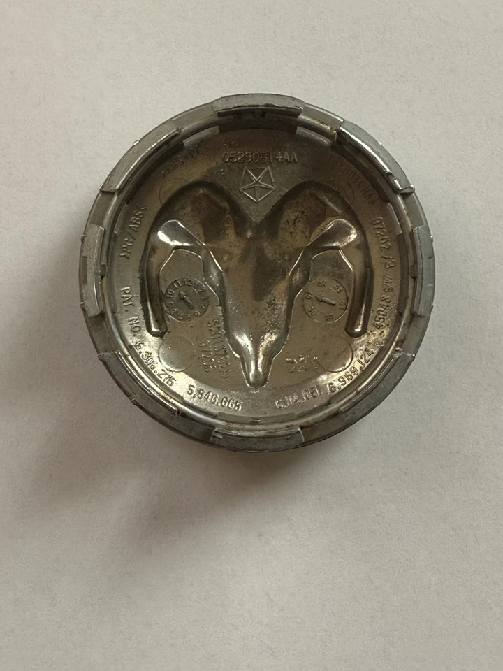 DODGE RAM DAKOTA DURANGO (1) TAPACUBOS TAPACUBOS TAPACUBOS TAPA CENTRAL ENCHUFE FABRICANTE DE EQUIPOS ORIGINALES 6204 Foto 2 de 2