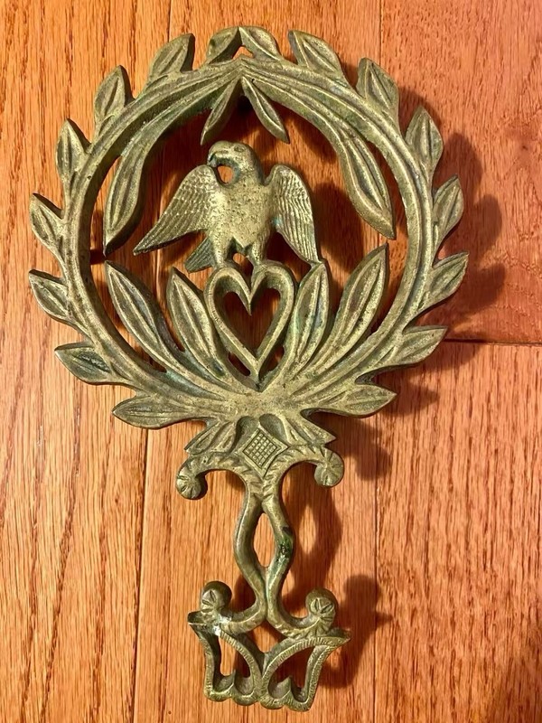 BRASS TRIVET HOT PLATE VIRGINIA METAL CRAFTERS COLONIAL AMERICA EAGLE Vintage