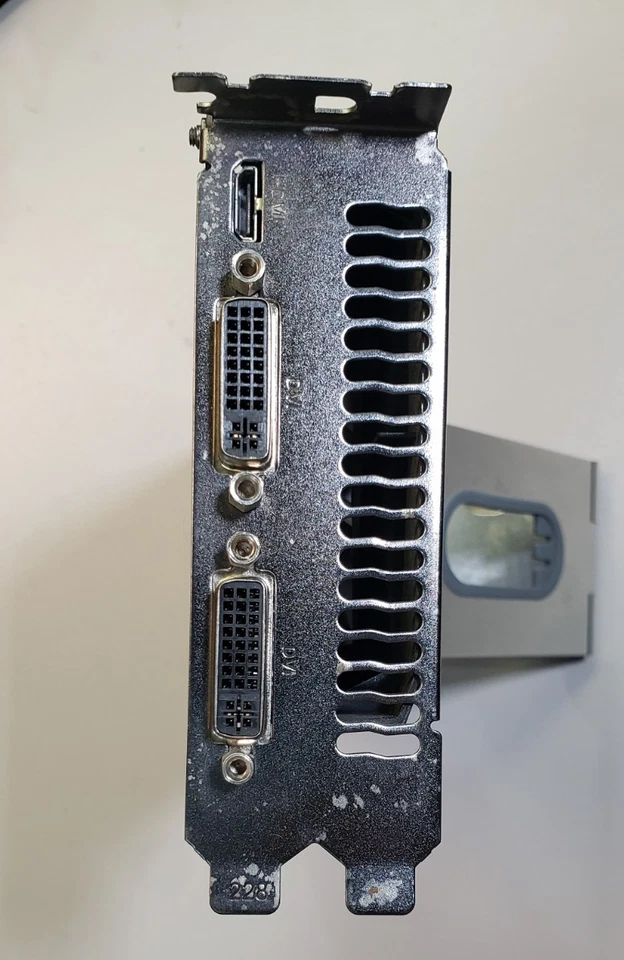 GeForce GTX 550 Ti EVGA NVIDIA  1GB - Image 2 of 3