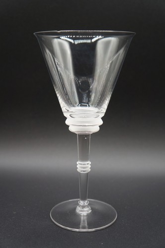 Set of 2 Lalique St Aignan Wine Glasses France Crystal. Chips on Rim - Picture 2 of 12