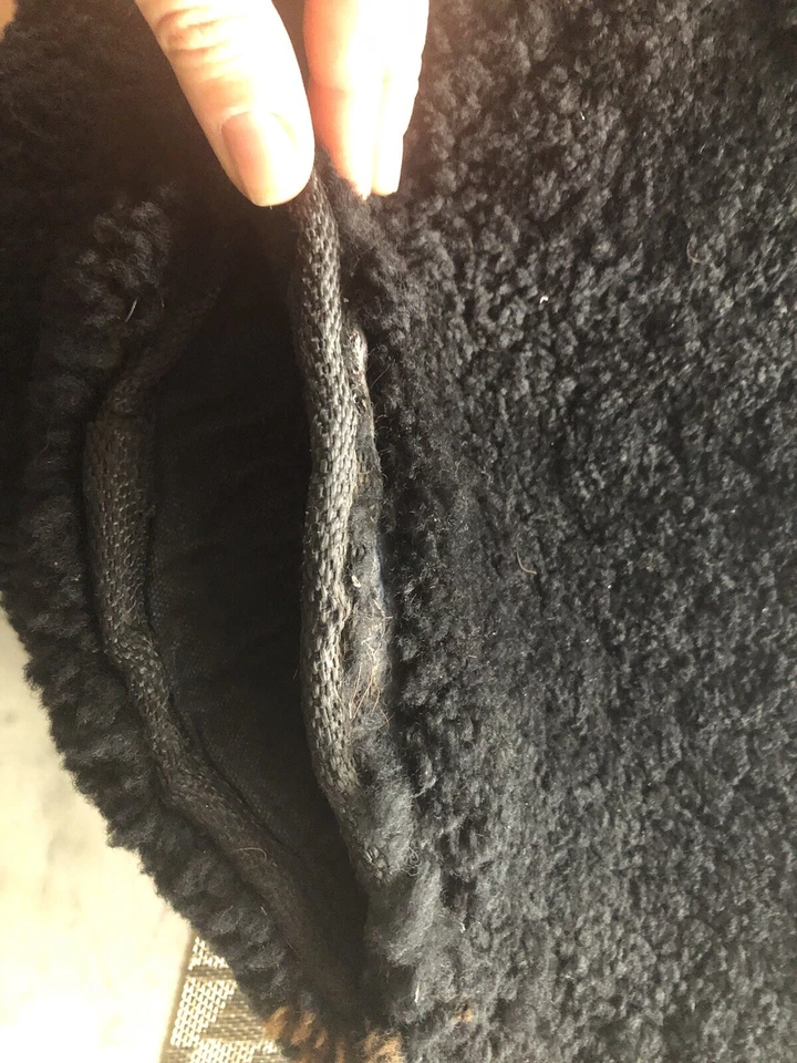 Almofada de sela Fleeceworks preta adestramento pele de carneiro - Imagem 3 de 4