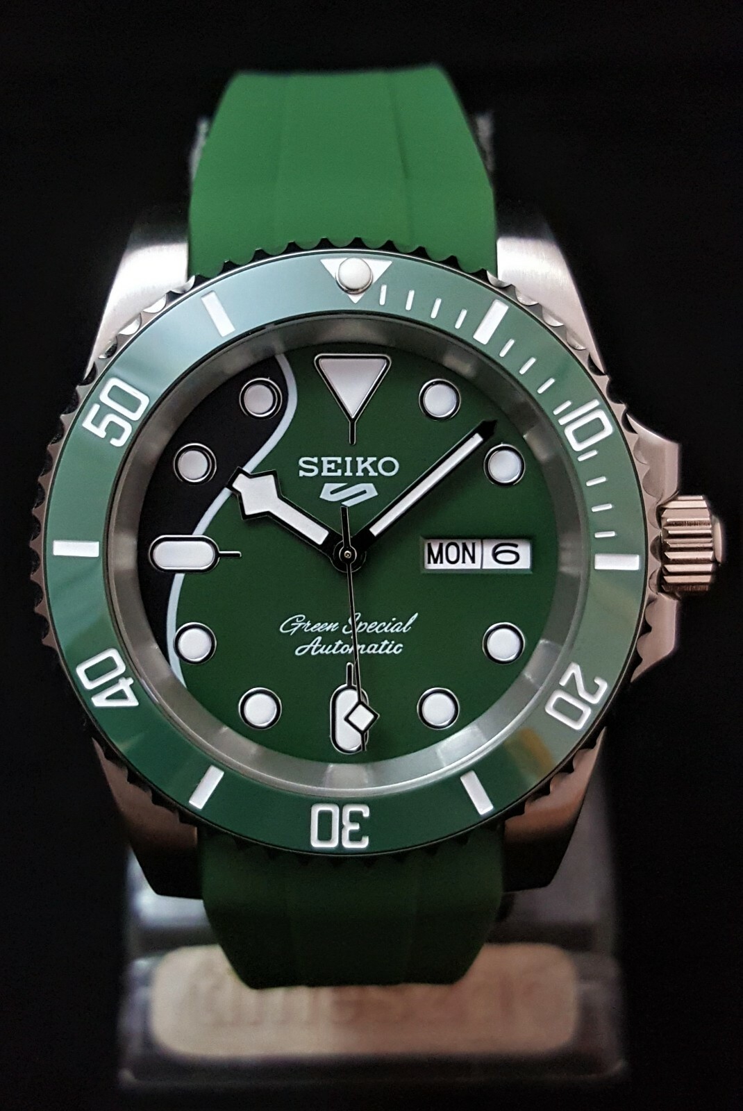 Une montre Seiko en hommage à la guitare mythique de Brian May - Page 10 S-l1600