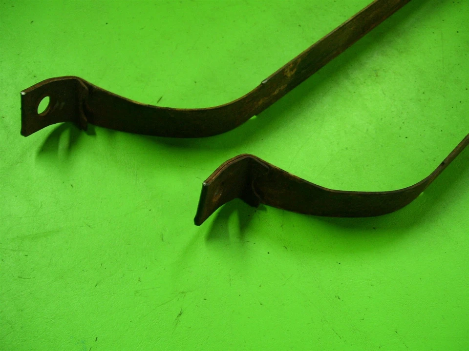 65 Chevy Impala SS 2-дверный жесткий верх задний топливный бак монтажные ремни OEM пара  - Изображение 3 из 4