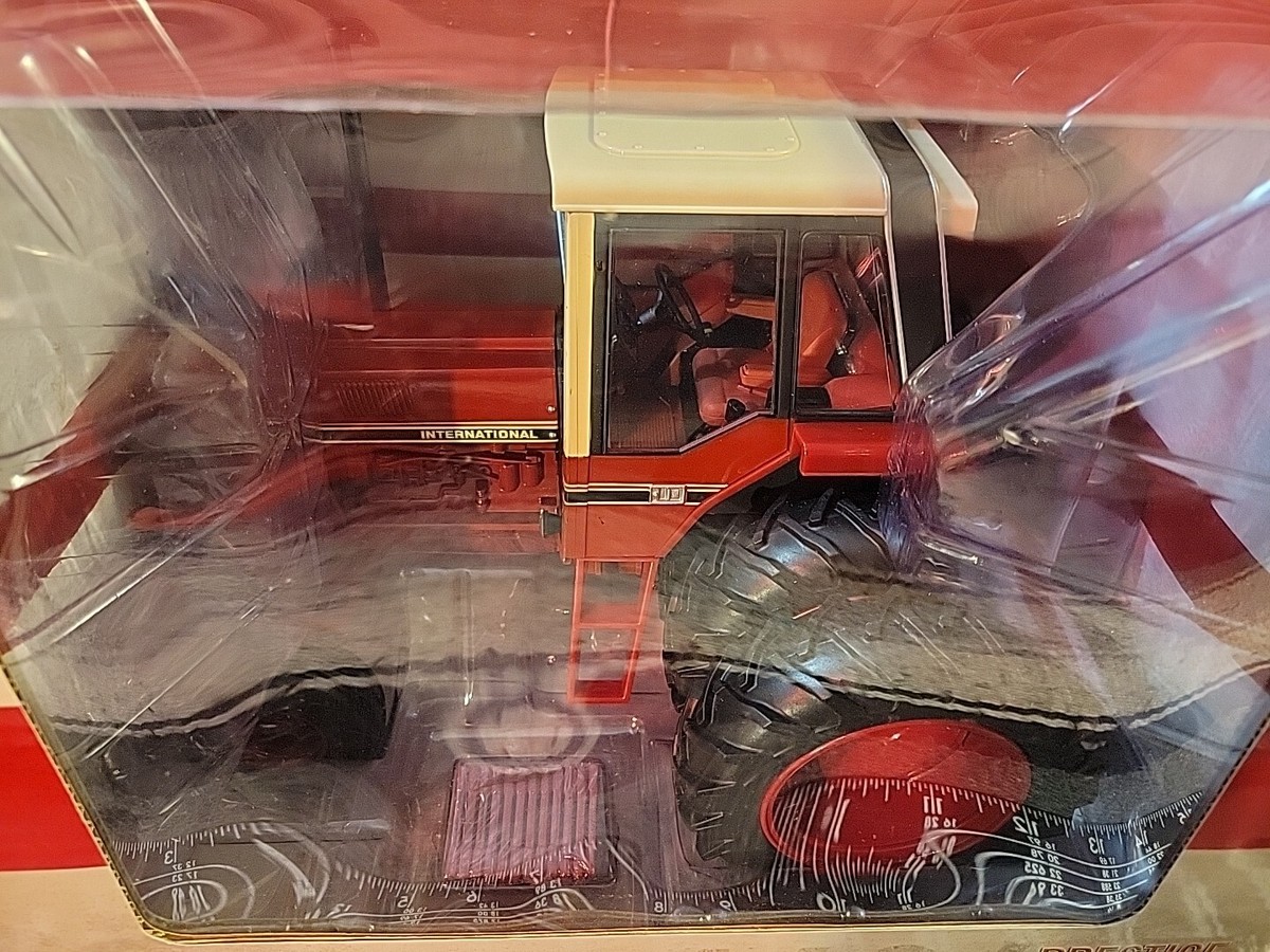 Ertl International Harvester 1486 116 Diecast Farm Tractor Replica