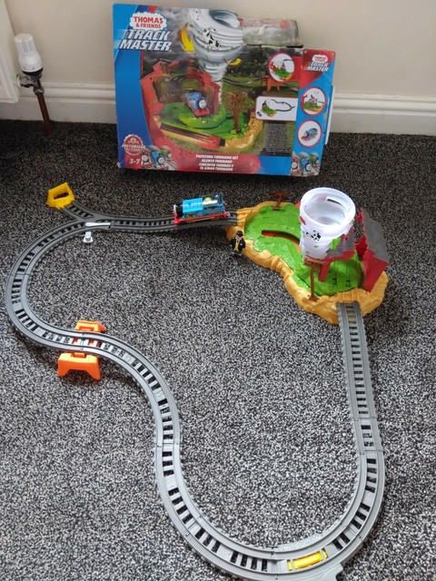 trackmaster twisting tornado