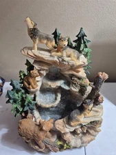 Rare Vintage Classic Treasures Musical Wolf Pack Water Fountain