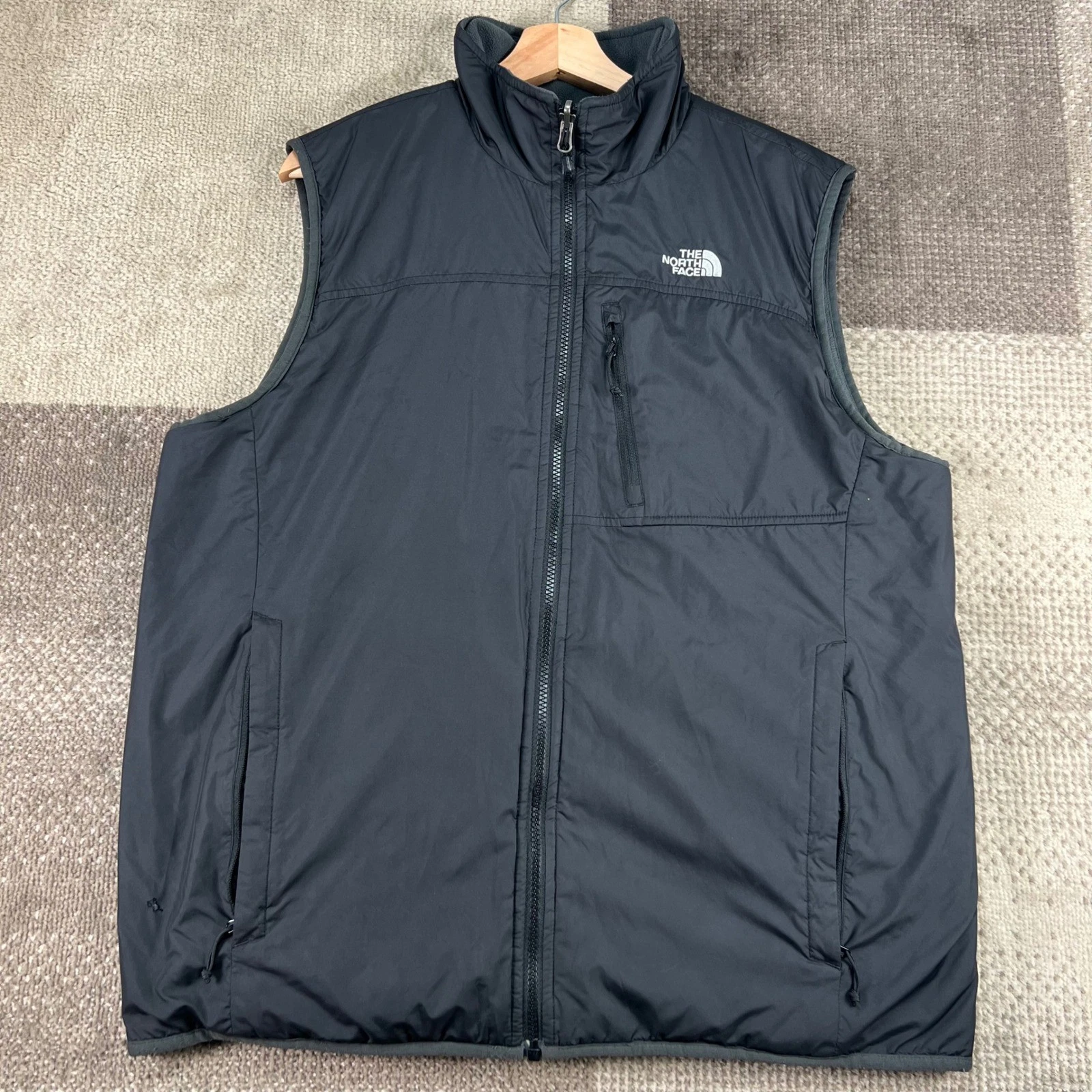 The North Face Mens Reversible Fleece Vest Black Gray Large NF0A2TCC