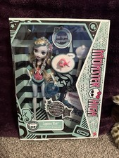 NEW Monster High Lagoona Blue Boo-Riginal Creeproduction Doll Mattel