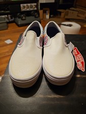 VANS VN0A32QIUGO Big Kids Slip-On in Sparkle Flame Rainbow/True White M 7 W8.5