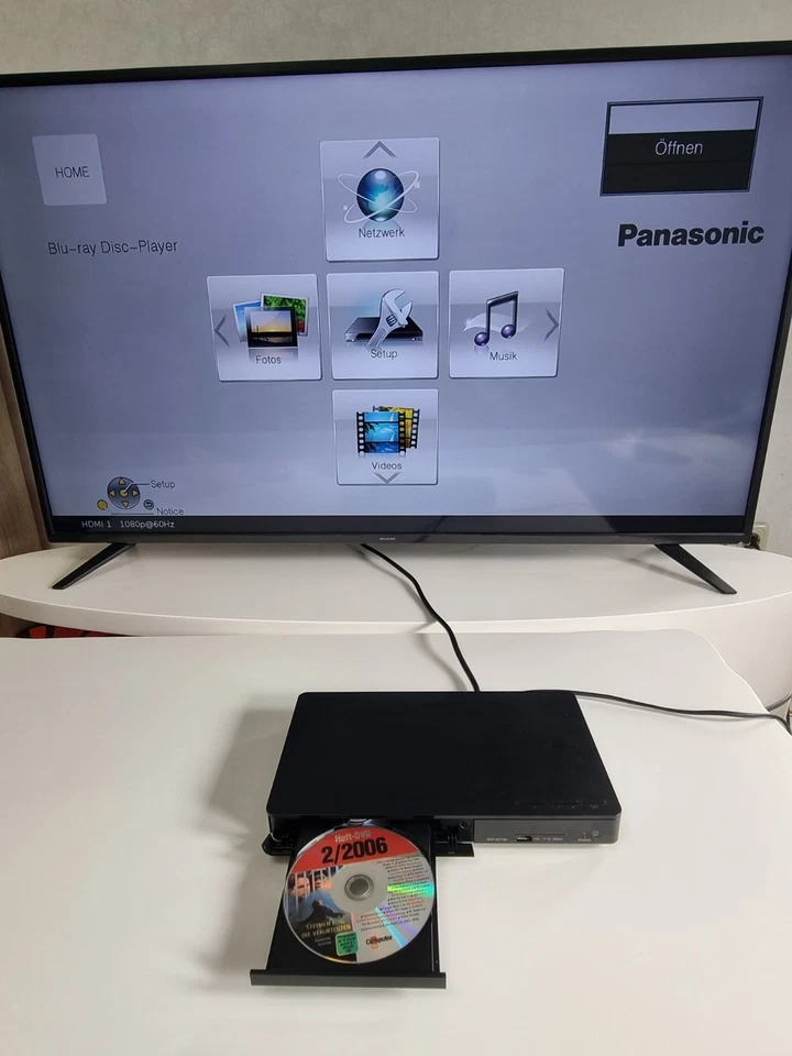 Panasonic DMP-BDT184 | 3D Blu-ray Player | 4K Upscaling | High-End + Remote USB  - Bild 1 von 4