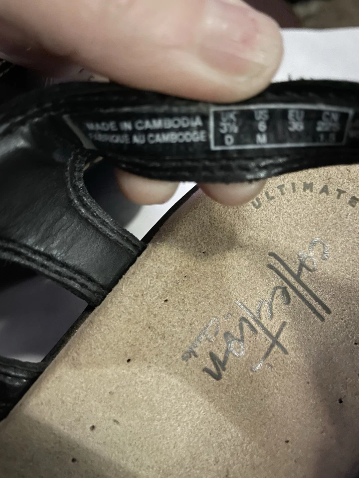 Sandalias Clarks Collection Ultimate Comfort para mujer talla 6 M cuero negro Foto 3 de 4