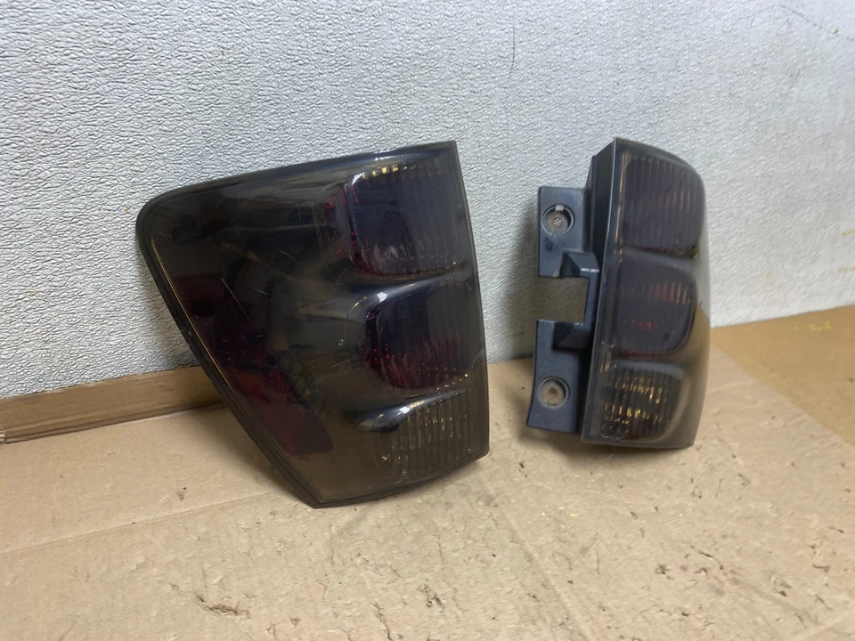 Luces traseras laterales izquierda+derecha Chevrolet Equinox 2005 a 2008 OEM U6917 DW Foto 3 de 4