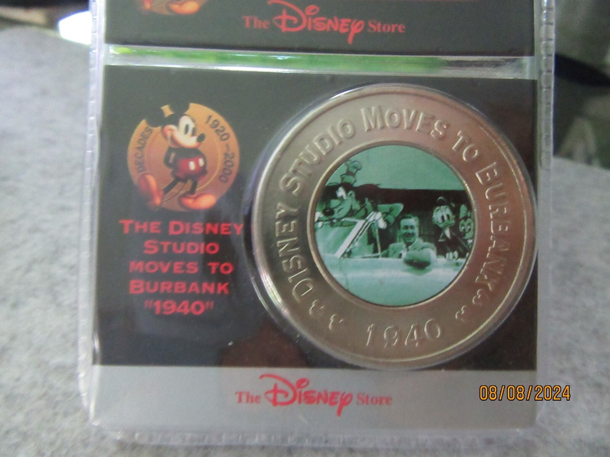 DISNEY STORE DECADES COIN SERIES #32 1940 WALT DISNEY STUDIO MOVES