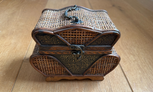 Vintage Chinese Jewellery Box Casket Woven Wicker & Wood 21cm x 17cm x 11cm - Picture 7 of 13