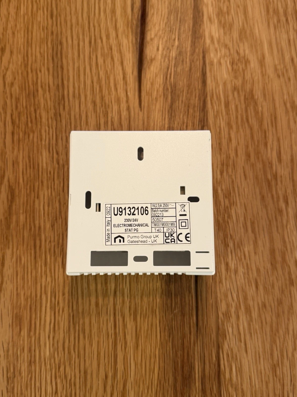 Emmeti U9132106 Electromechanical Thermostat 230V/24V - Brand New Boxed 3