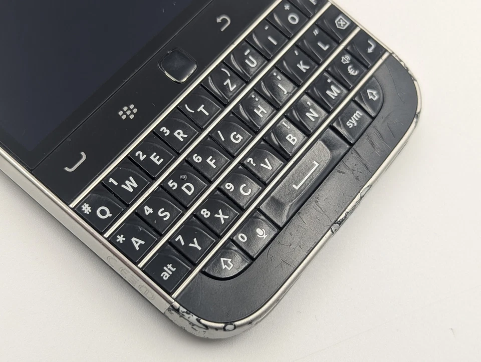 Blackberry Classic Q20 16GB Schwarz Android Smartphone mit Tasten SQC1001 ✅ - Bild 3 von 4