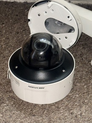 Hikvision iDS-2CD7546G0-IZHSY 4MP DeepinView Dome IP Kamera - Gesichtserkennung