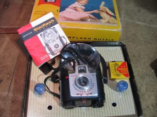 Vintage Brownie Starflash Outfit 24T with 6A Closeup Attachment for Lens