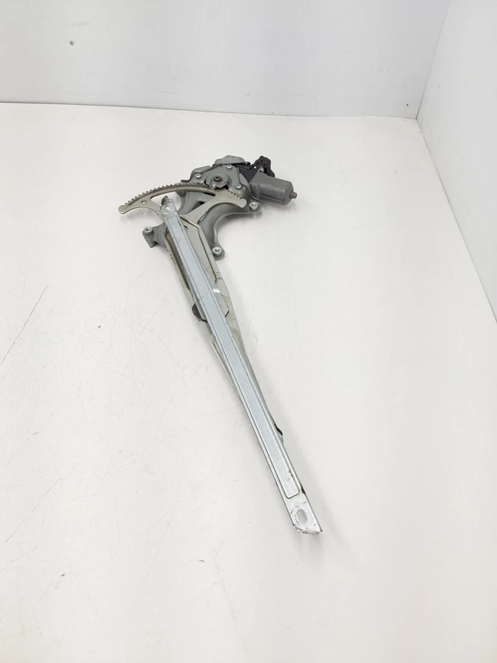 2011-2016 SCION TC FRONT DRIVER SIDE POWER WINDOW MOTOR OEM 8572021050 - Image 4 of 4