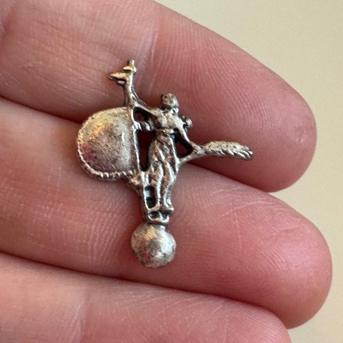Vtg Silver Tone Giraldillo Statue Seville Spain Lapel Pin Tie Tack Sevilla RARE