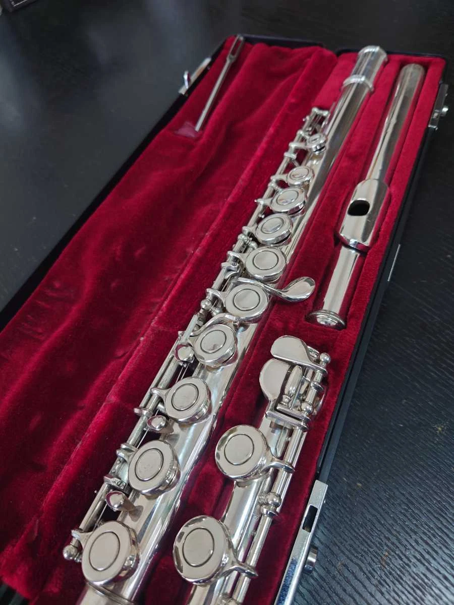 Yamaha Flute Wind instrument YFL-411 Silver with Hardcase Used