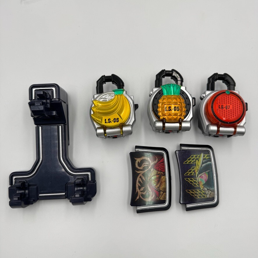 Kamen Rider Gaim DX Sengoku Driver & Rock Seed Holder Special Set