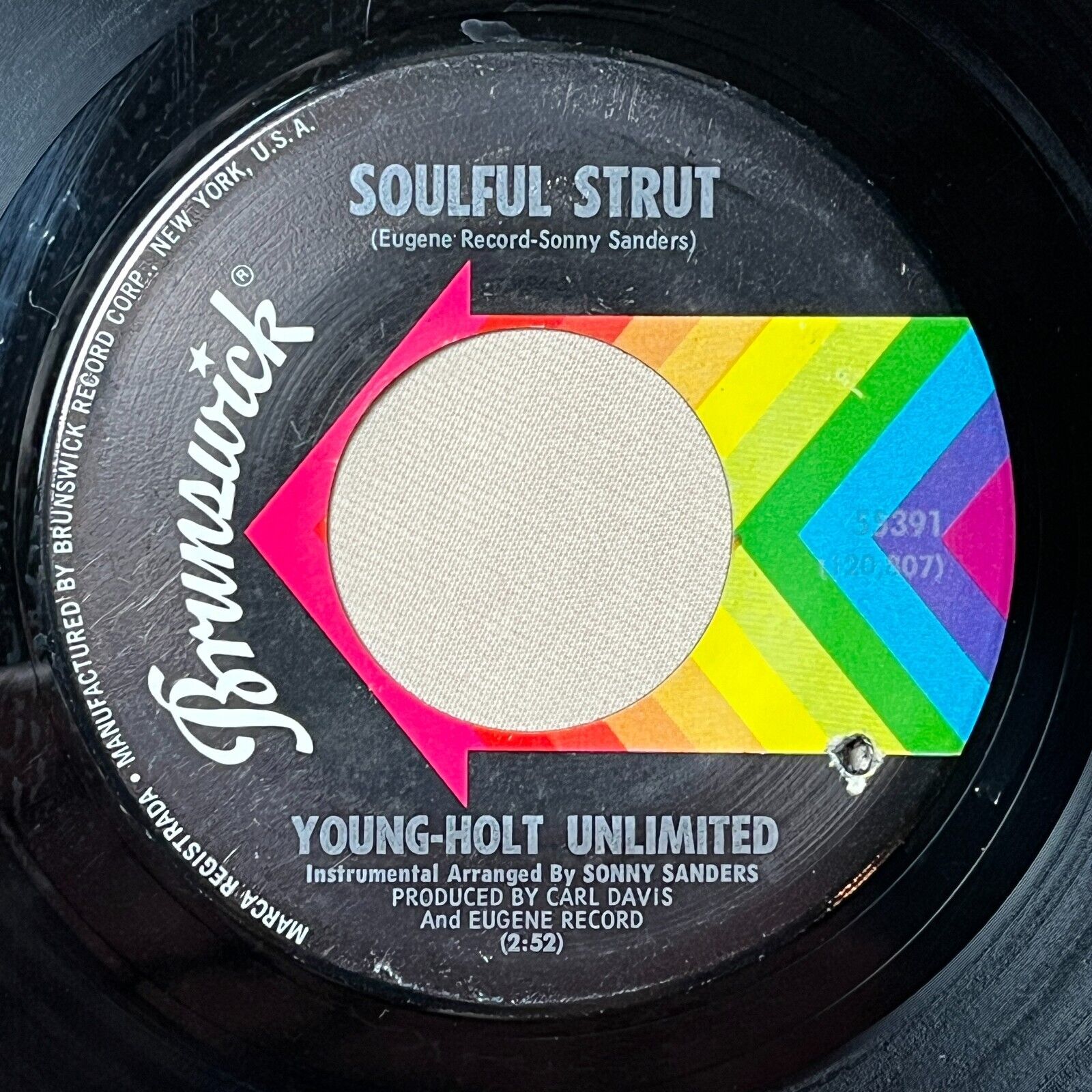 YOUNG HOLT UNLIMITED Soulful Strut 1968 Vinyl 7" Single Brunswick 55391 - VG+