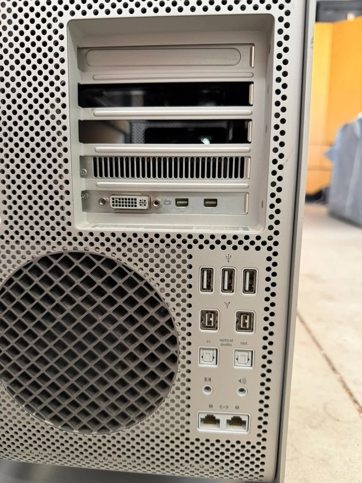 Mac Pro (Apple, Mid 2010) 2x2.4GHz 8-Core Xeon / 6GB RAM / 1TB / Radeon HD 5870 - Image 4 of 4