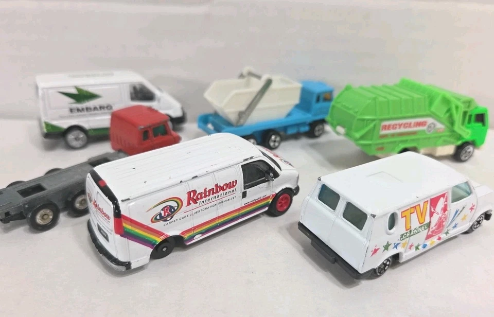 Lote de seis camiones comerciales Foto 4 de 4