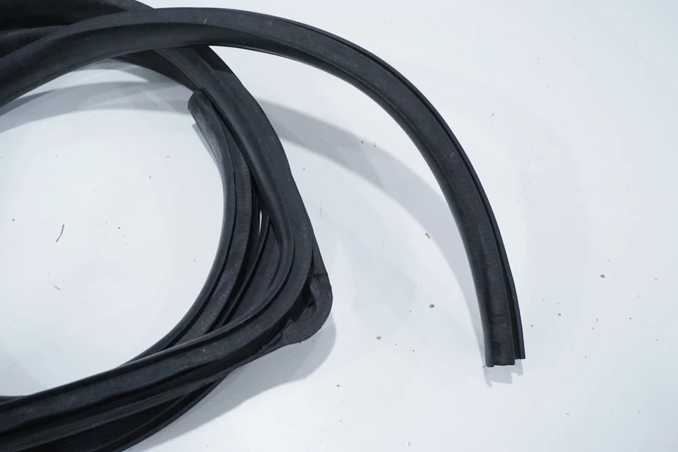 1998 - 01 Honda Prelude selo de moldura de porta lateral de passageiros original de fábrica - Imagem 2 de 4