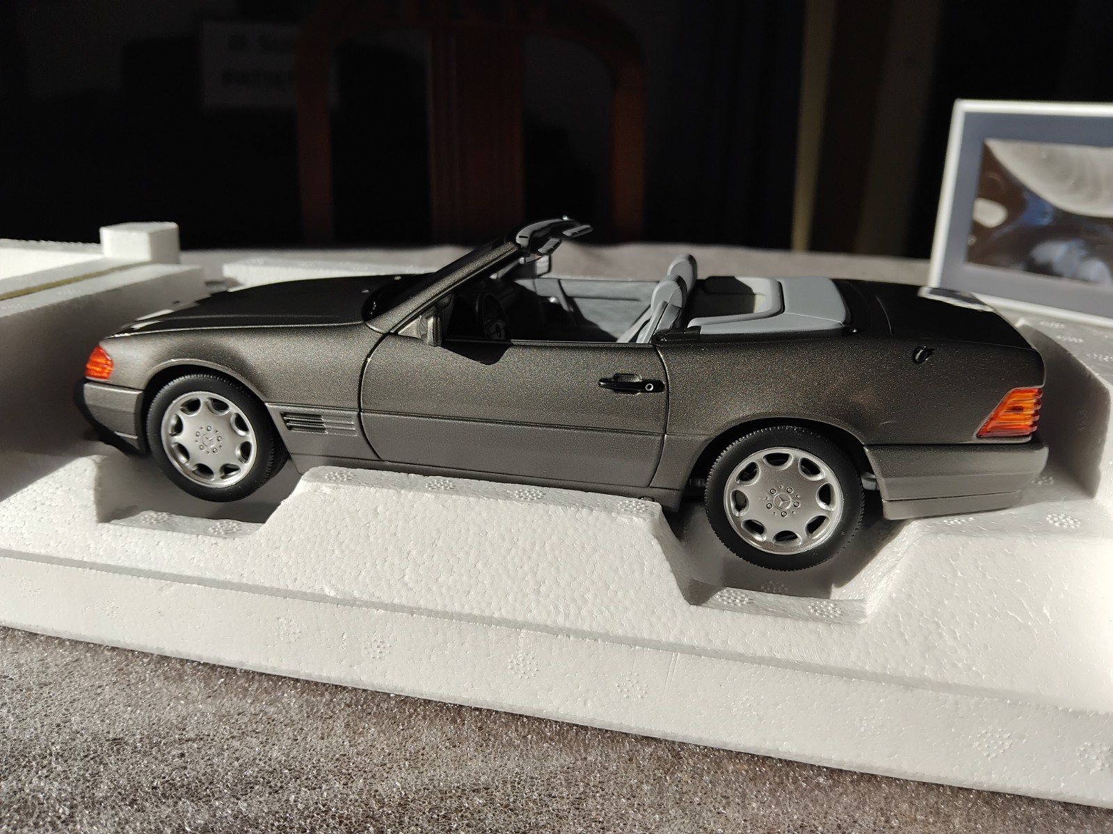 Norev Mercedes Benz 500 SL 1989 Gris 1/18 Cadeau Idéal Passionné Auto