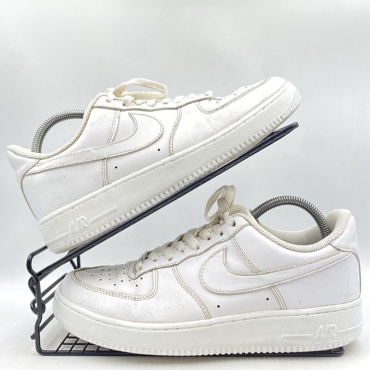NIKE AIR FORCE WHITE TRAINERS SIZE UK LOW LEATHER TRIPLE CASUAL  315122-111