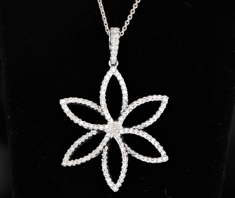 $2,950 RH Oro Blanco 18K Colgante Flor Diamante Redondo 18" Collar Cadena Foto 4 de 4