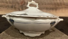 Vintage Soup Tureen Covered Serving Bowl Cream with Gold Trim Unbranded?
