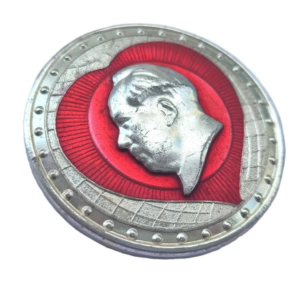Chairman Mao Badge Three Loyalties "Selected Works" China Cultural