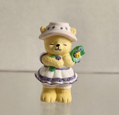 Vtg BC Bronson Porcelain Ceramic Bear Figurine Excellent Cond flowers bouquet 