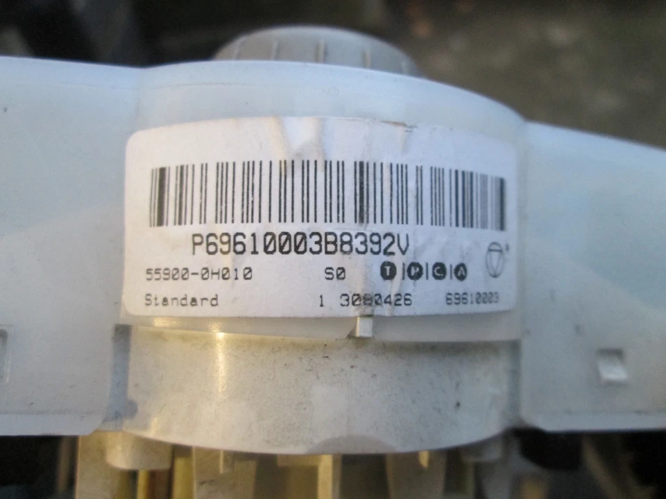 2008 PEUGEOT 107 1.0 3 DR HEATER CONTROL PANEL FAN SWITCH NO AIRCON 559000H010 - Image 3 of 3