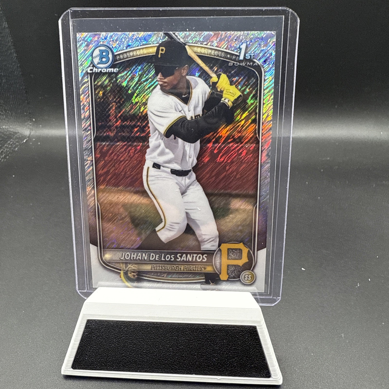 JOHAN DE LOS SANTOS 2025 BOWMAN CHROME 1ST SHIMMER REFRACTOR