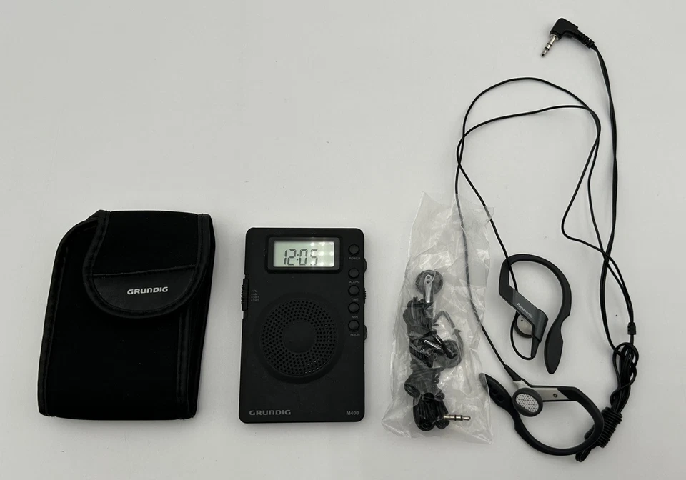 Grundig M400 AM/FM/SW Clock World Receiver With Case Tested Working VGUC - Image 2 of 4