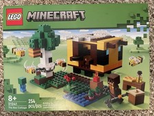 LEGO Minecraft The Bee Cottage 21241 Complete Set 254 pcs Brick Separator 8 