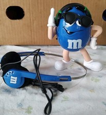 Vintage M  M Blue Groovy Novelty AM/FM Transistor Radio with Headphones